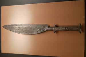 8 Bronzene Opfermesser aus Daarlerveen/Vroomshoop (ca. 1200–800 v. Chr.)