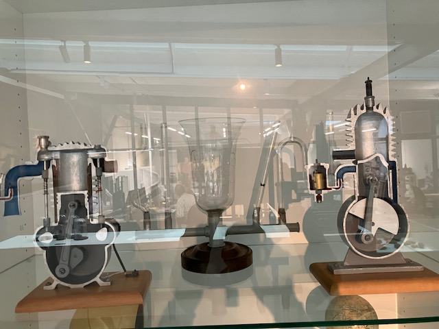 Laboratorium apparatuur van de Enschedese HBS.
